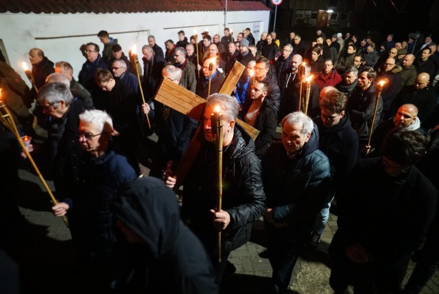 W wydarzeniu wzięli udział tylko mężczyźni.