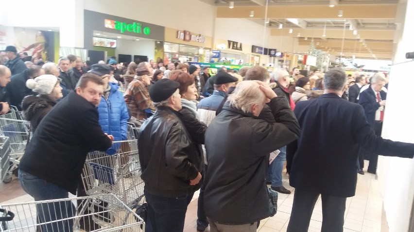 Otwarcie Auchan w Rybniku. Tłumy klientów czekały na ten...