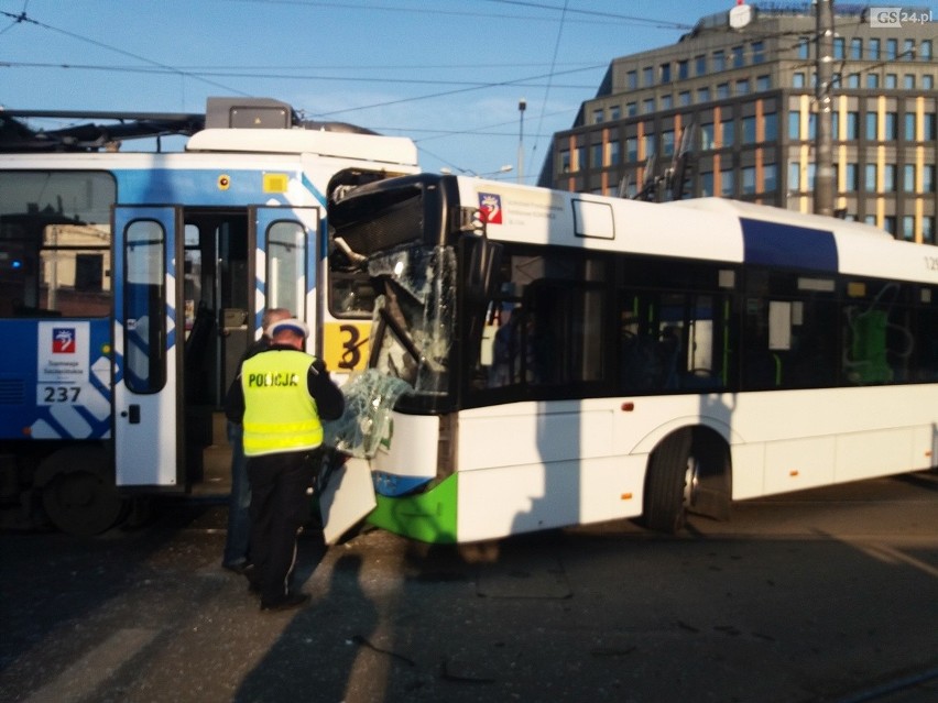 Poważny wypadek na Bramie Portowej. Jedenaście osób rannych