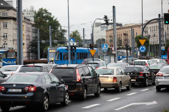 Udział w ruchu samochodów ma spaść z 40 do 25 procent