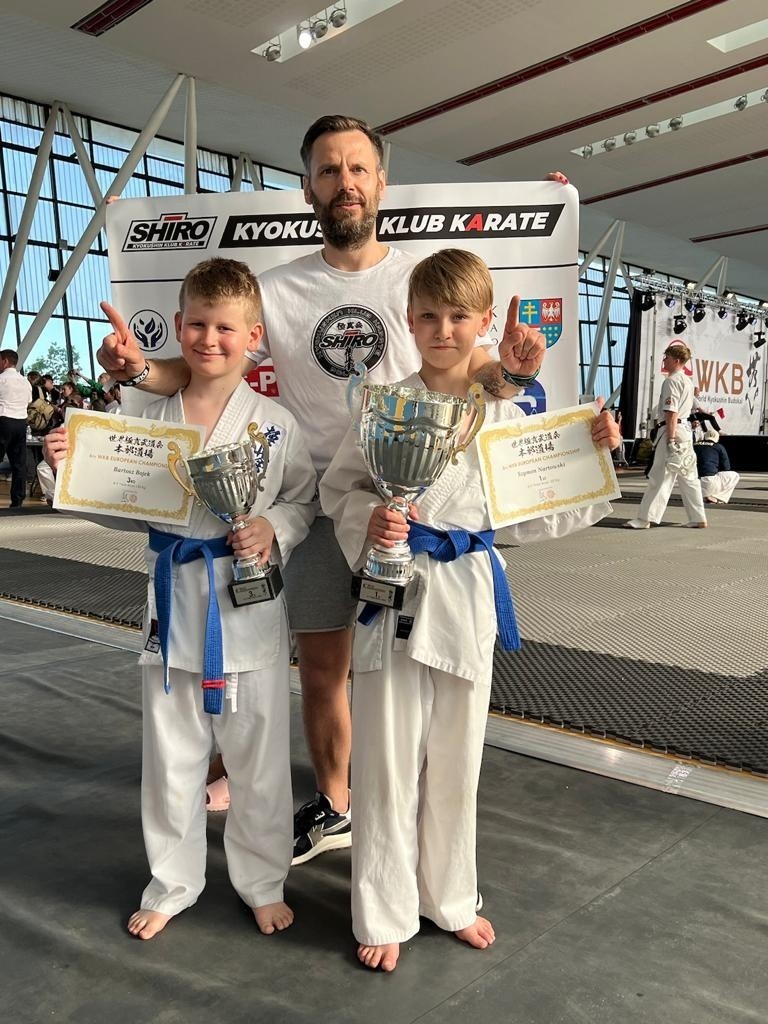 Bartosz Bojek i Szymon Nartowski z Karate Kyokushin SHIRO z medalami na Mistrzostwach Europy w Barcelonie. Startowało ponad 600 zawodników