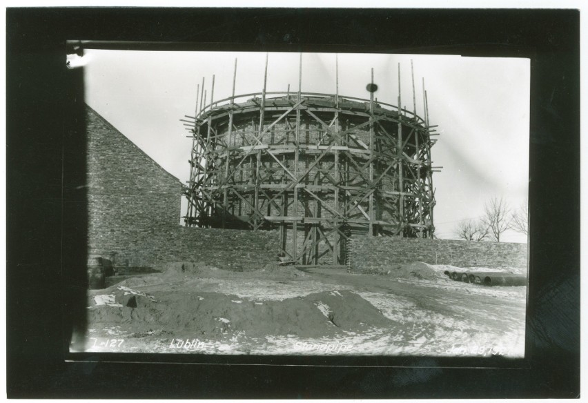 Budowa wieży ciśnień przy Al. Racławickich w 1927 roku.