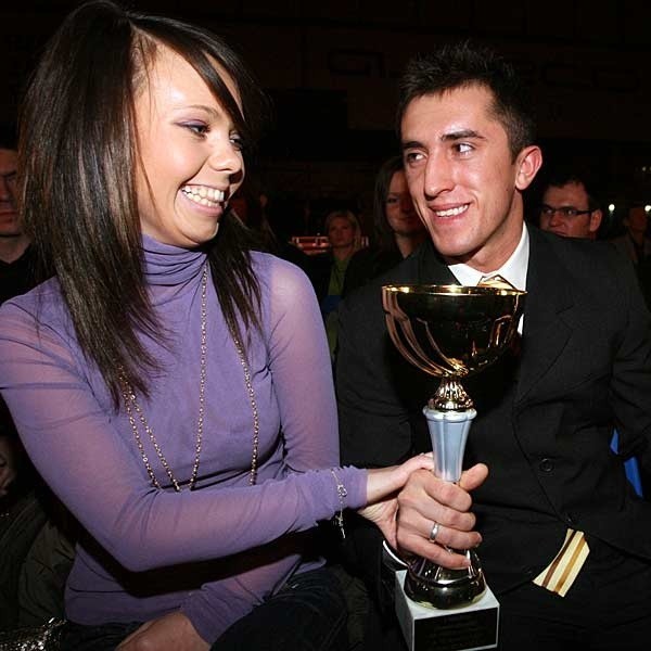 Paweł Miesiąc, zwycięzca tegorocznego plebiscytu Nowin na 10 Sportowców Roku, wraz ze swoją dziewczyną Anią