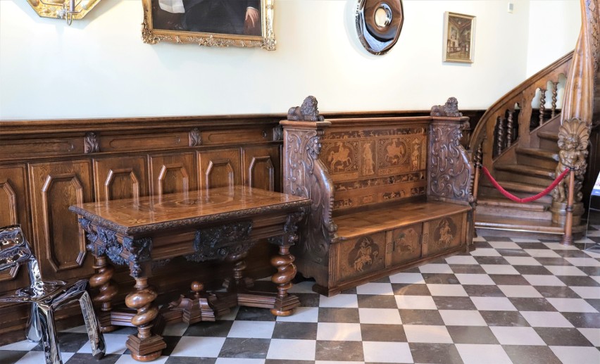 Zabytkowa ławo-skrzynia z kolekcji Giełdzińskiego wróciła do Gdańska po ponad wieku. "Świadectwo bogactwa miasta"