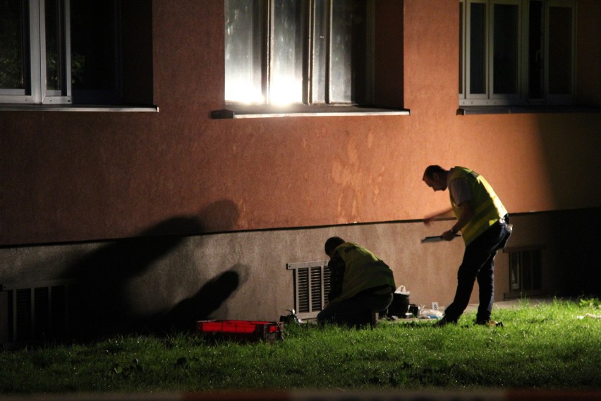 W niedzielę wieczorem policjanci do późnych godzin...