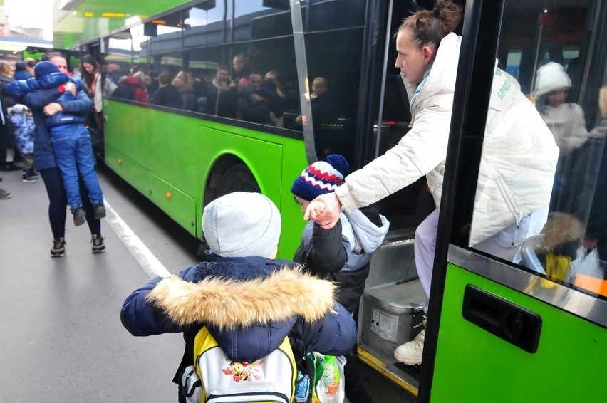 Część ukraińskich uchodźców, którzy przebywają na Ziemi...