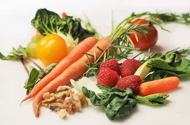W dietach oczyszczających organizm z toksyn bardzo ważną rolę pełnią warzywa