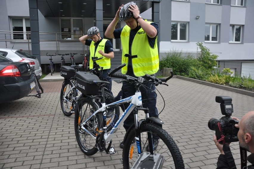 Dwa wysokiej klasy rowery gorzowscy policjanci odebrali z...