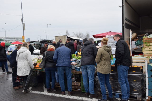 Na giełdzie można zrobić dziś zakupy do 13:30