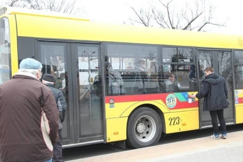 Od stycznia do marca 2023 roku miejskie autobusy we...