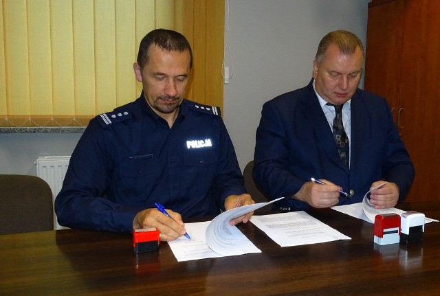 Podpisane porozumienie określa również zakres współpracy pomiędzy policją i samorządem. Obejmuje m.in. zasady prowadzenia wspólnych działań i przedsięwzięć w oparciu o analizę stanu bezpieczeństwa.