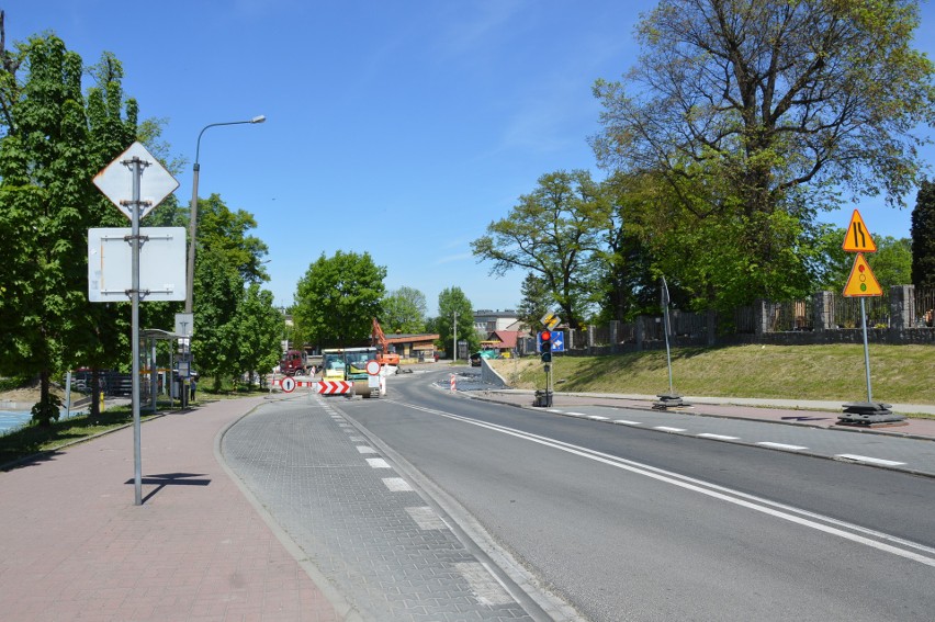 Skawina. Drogowcy kończą budowę dwóch rond na ulicy Krakowskiej 