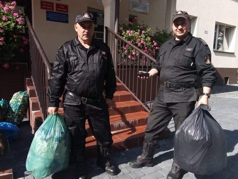 Gmina Czarnocin przyłączyła się do akcji pomocy dla małej Zosi. Mieszkańcy wypełnili  nakrętkami aż trzy samochody [ZDJĘCIA]
