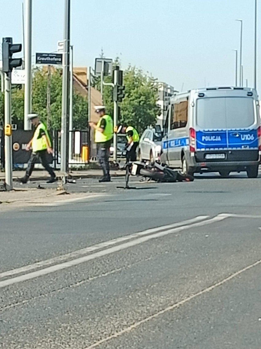 Wypadek na ul. Krauthofera z udziałem motocyklisty