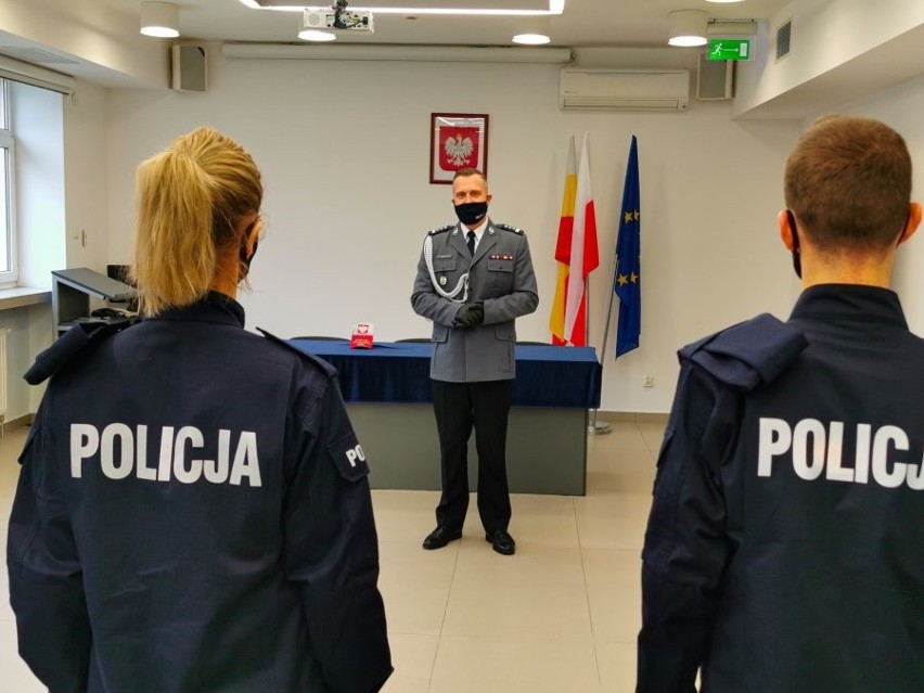 Nowi funkcjonariusze w szeregach białostockiej policji. W środę ślubowali na konstytucję (zdjęcia)