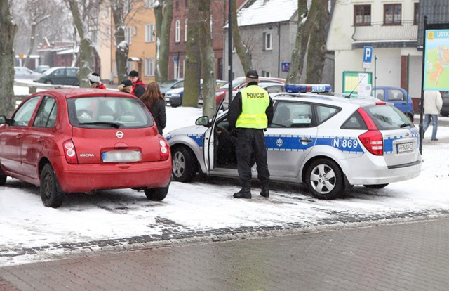 Uderzyła samochodem w radiowóz w Ustce.