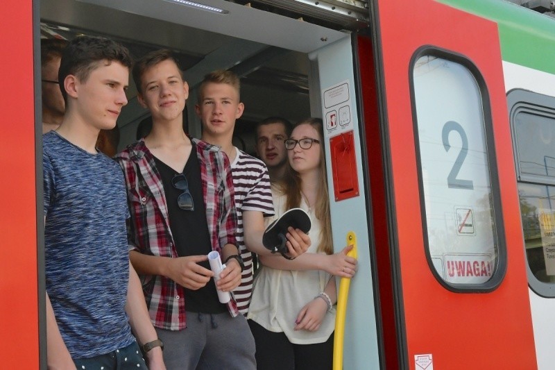 Pielgrzymi do Krakowa wyruszyli specjalnym pociągiem.