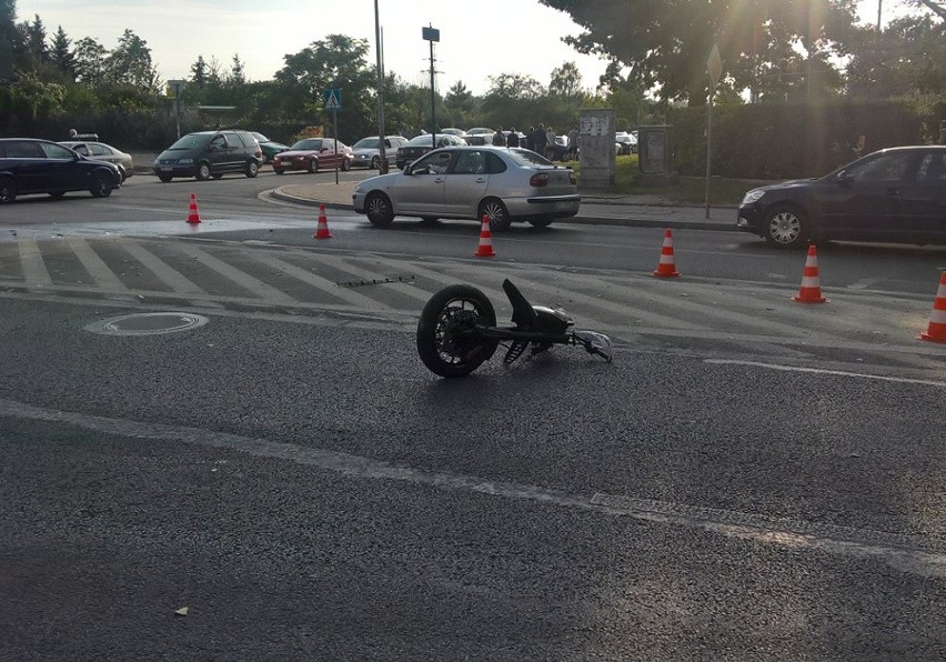 Wrocław: Wypadek na Borowskiej. Motocykl w częściach. Duże utrudnienia!