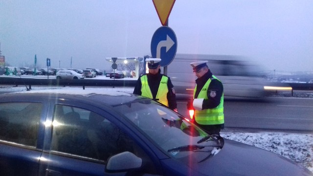 Policjanci pilnowali w święta bezpieczeństwa na małopolskich drogach