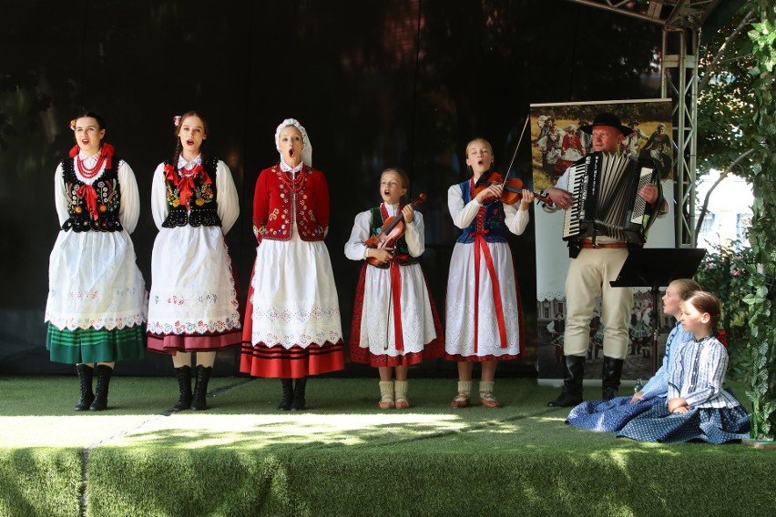 Szczecinianie od lat popularyzują polski folklor nie tylko w...