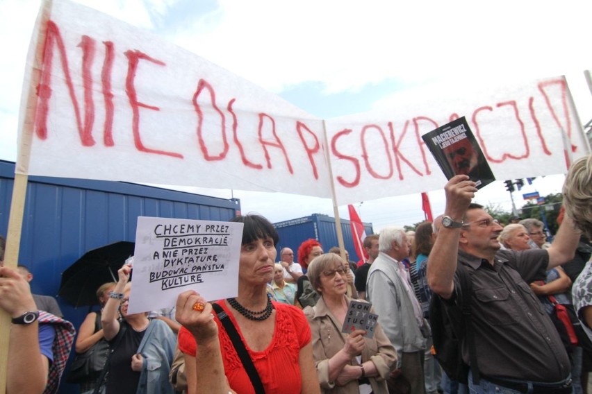 Pikieta pod siedzibą PiS we Wrocławiu