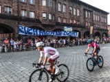 Tour de Pologne. Ruch Chorzów nigdy nie zginie. Akcja kibiców Niebieskich w czasie etapu kończącego się w Katowicach