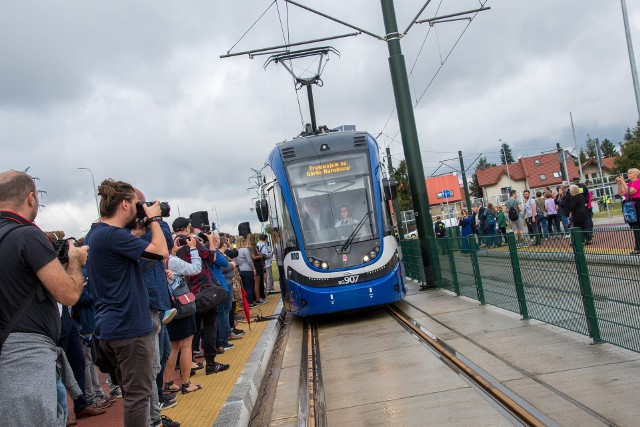 W sobotę, 2 września odbyły się uroczystości związane z otwarciem ponad 5-cio kilometrowego odcinka do Górki Narodowej. Już w poniedziałek (4 września) na tę trasę wyjadą pierwsze liniowe tramwaje 18 oraz 50.
