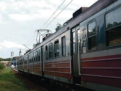 Z trasy pomiędzy Wieliczką a Krakowem takie pociągi mają zniknąć w połowie 2012 roku. Za 2,5 roku nowe kolejowe składy powinny pojawić się również na trasie Bochnia - Podłęże. Fot. Jolanta Białek
