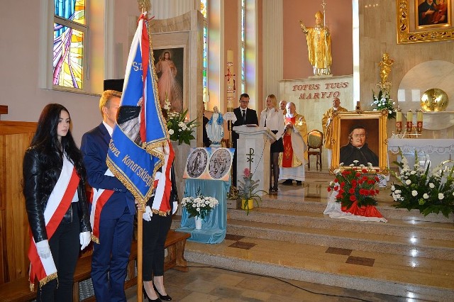 Uroczystości z okazji Dnia Patrona Zespołu Szkół Ponadgimnazjalnych numer 1 odbyły się w kościele Matki Bożej Łaskawej.