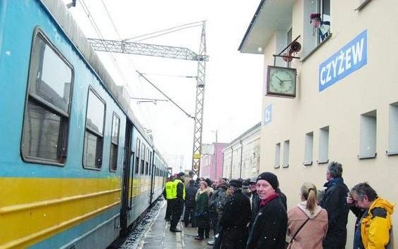 Mieszkańcy Czyżewa i okolic dwukrotnie wychodzili na tory w ramach protestu przeciwko likwidacji połączeń osobowych na trasie Białystok-Małkinia