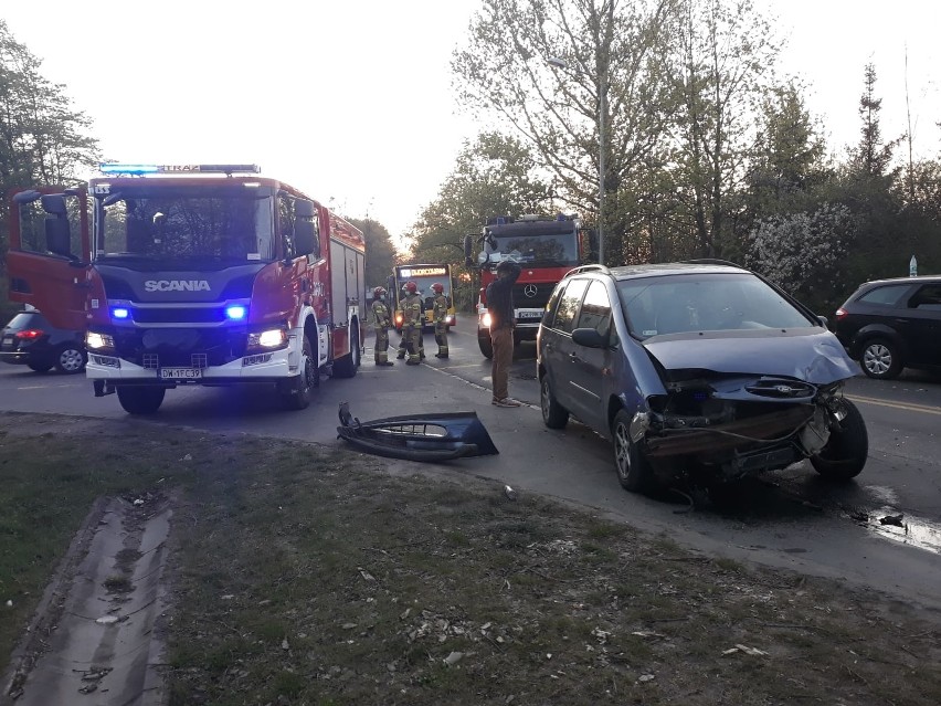 Znów wypadek na Strzegomskiej. W tym miejscu, co poprzedni (ZDJĘCIA)