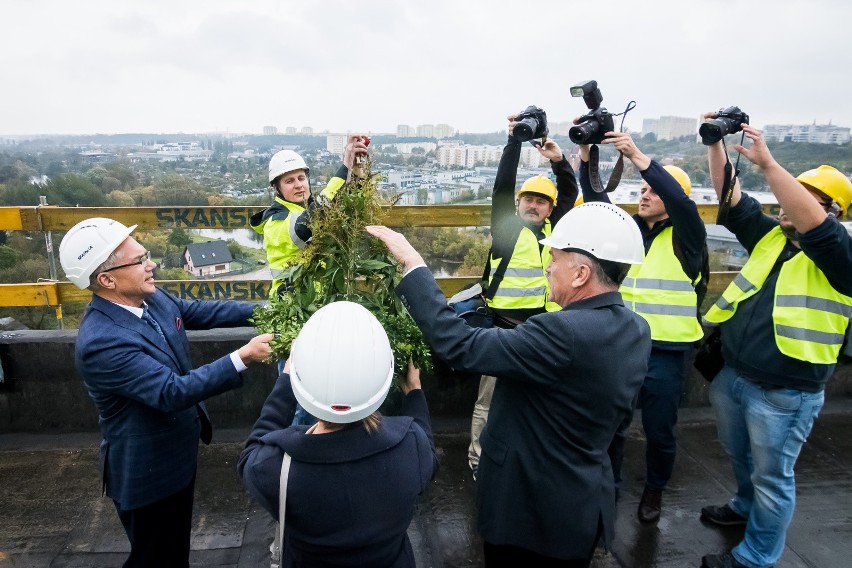 Możemy już podziwiać w całości atrium najnowocześniejszego...