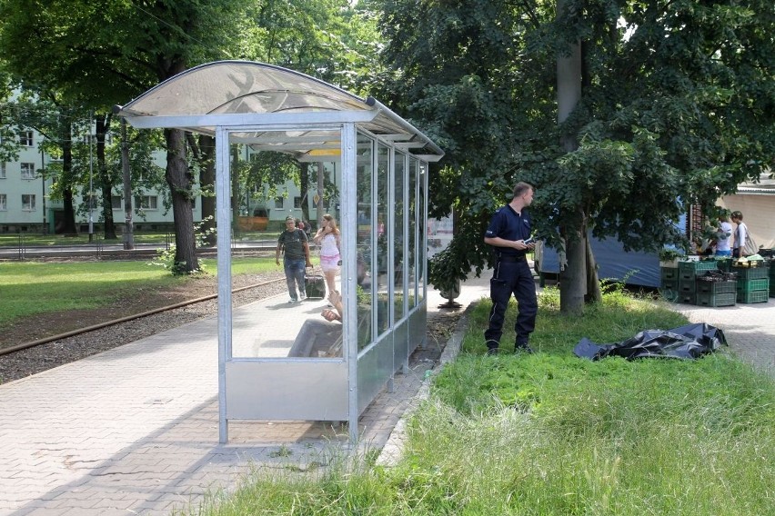 Wrocław: Starsza kobieta zmarła na pętli tramwajowej (ZDJĘCIA)