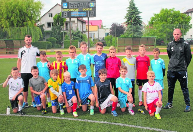 Piłkarze z Jędrzejowa, którzy uczestniczyli w obozie w Rewalu.