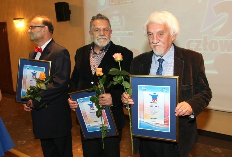 Krzysztof Burek - pierwszy z prawej, został doceniony za...