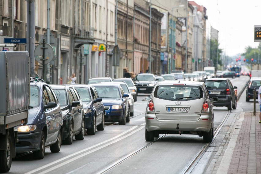 Ulica Kalwaryjska oszpecona reklamami