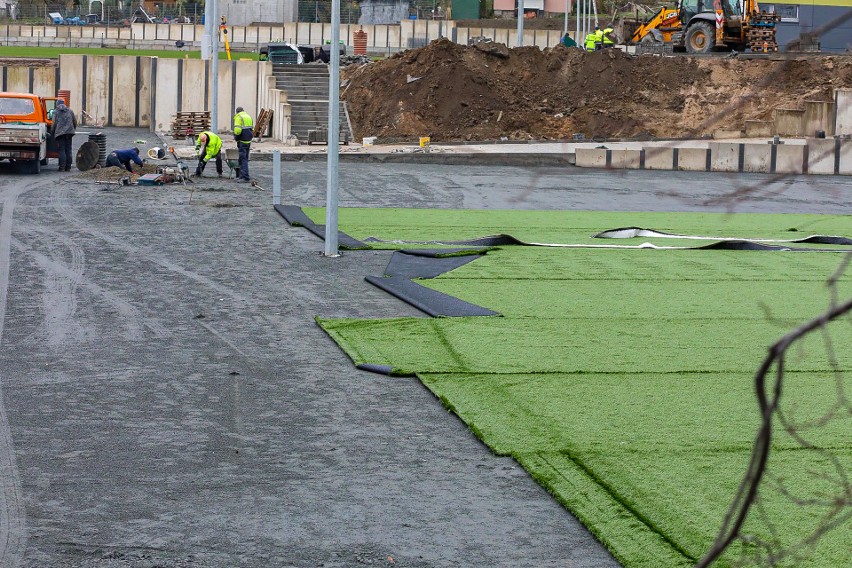 Nowy stadion przy ul. Bandurskiego. Znamy datę ukończenia prac [ZDJĘCIA]