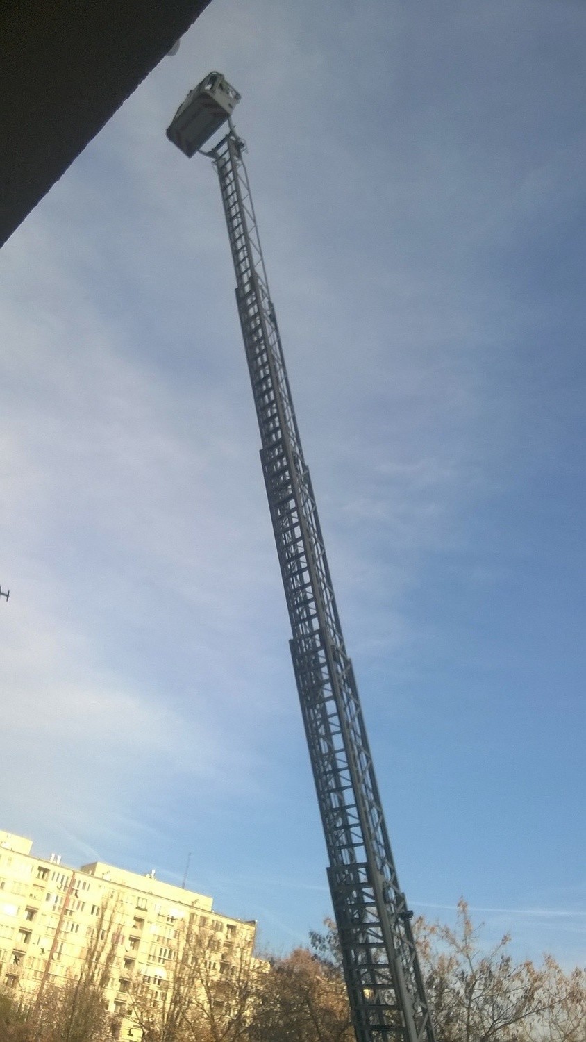Akcja strażaków w wieżowcu przy Drukarskiej