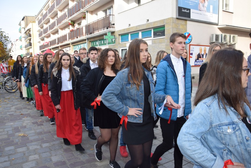 800 uczniów szkół średnich, podstawowych i przedszkolaków...