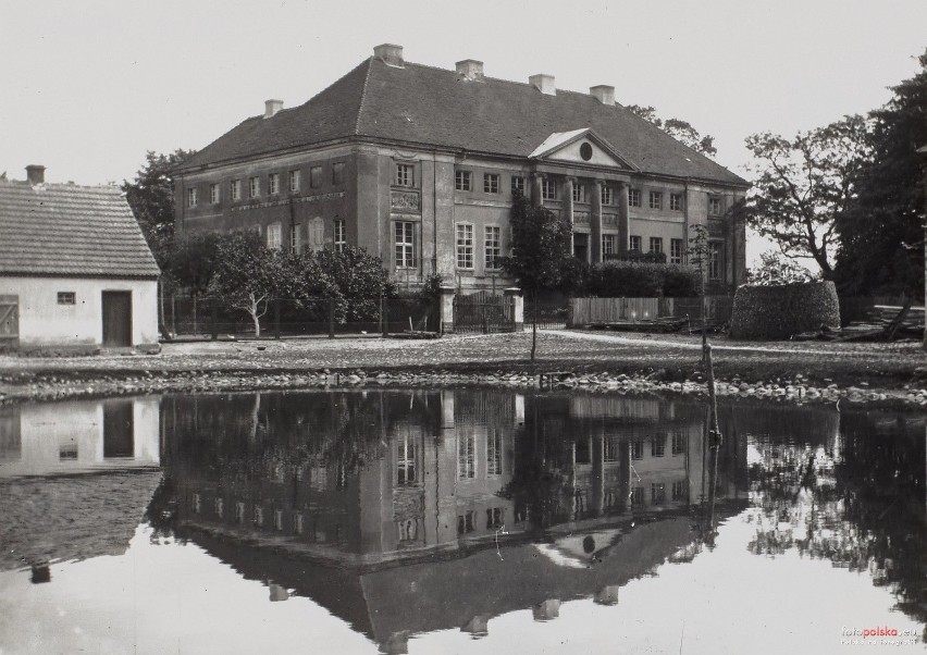 Pałac w Sieroszowicach na początku XX wieku