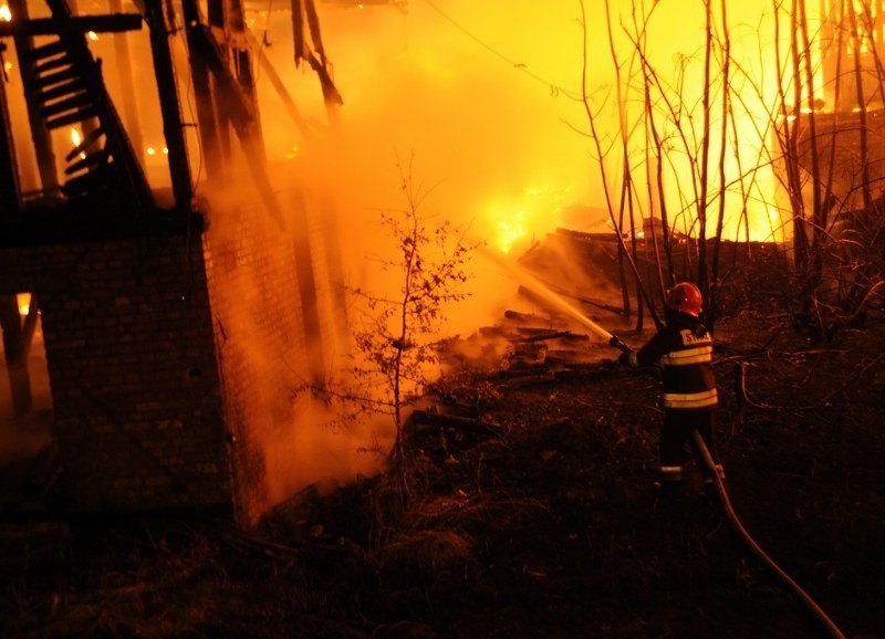 Pożar starej cegielni przy ul. Nad Odrą w Szczecinie