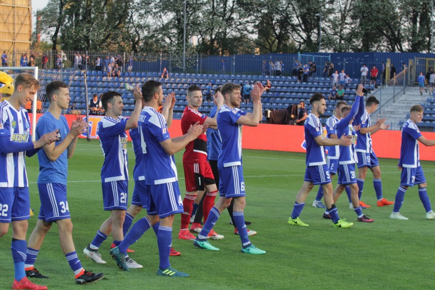 Ruch Chorzów - GKS Katowice 1:0. Tak cieszyli się kibice i piłkarze Niebieskich ZDJĘCIA