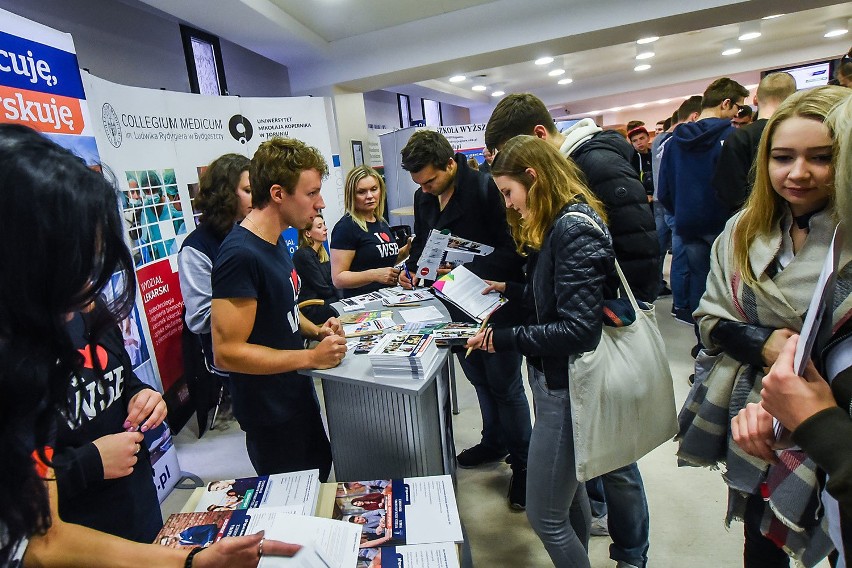 Bydgoszcz: Aż 800 młodych ludzi odwiedziło Targi Edukacyjne Akademia Wiedzy