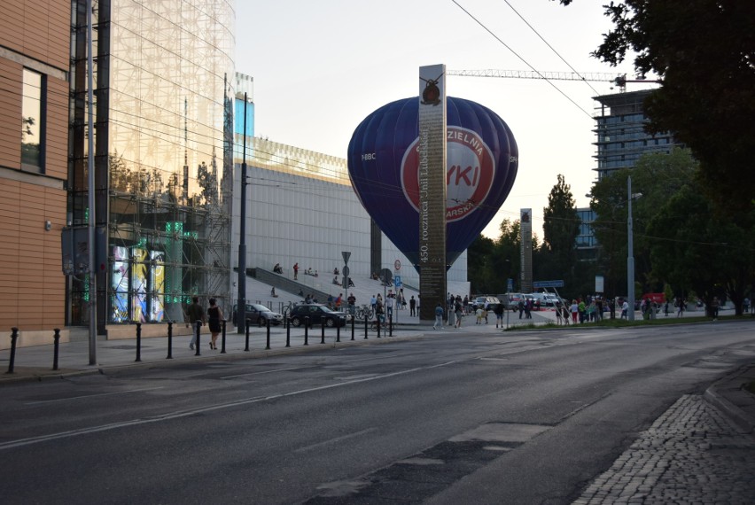 Pokaz balonów przed Centrum Spotkania Kultur. Koniecznie zobacz zdjęcia