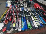 Duży wybór sprzętu narciarskiego i rowerów na giełdzie w Sandomierzu. Zobacz zdjęcia i ceny