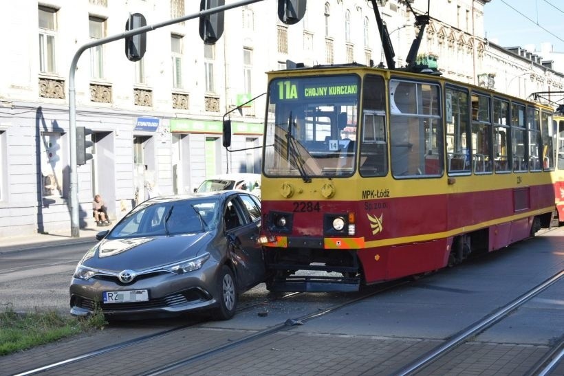 Linie 11A i 11B - od ulic Zachodnia - Legionów przez...