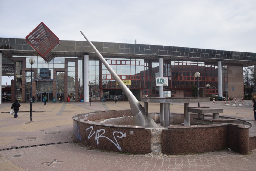 Dworzec w Częstochowie zostanie ostatecznie zburzony? PKP...
