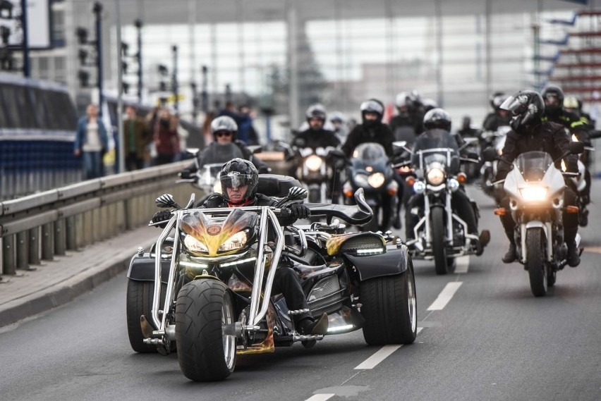 Parada motocyklistów w Poznaniu. Rozpoczął się sezon!