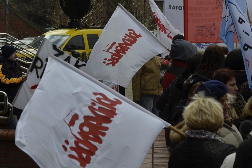 Protest pracowników szpitala z Kościerzyny. Policja szuka organizatorów gdańskiej pikiety