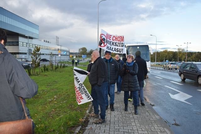 Lotnisko chce mieć nowy pas, mieszkańcy protestują [WIDEO]